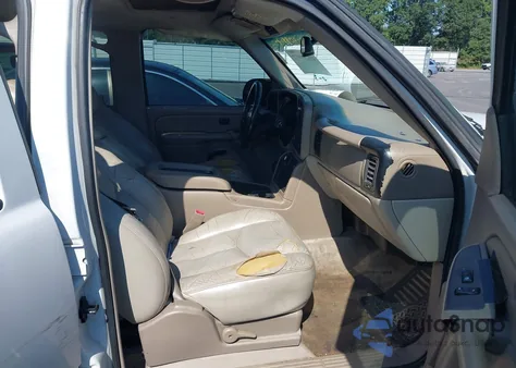 2004 Chevrolet Tahoe Ls z USA, uszkodzony, nr VIN 1GNEC13Z74J111990